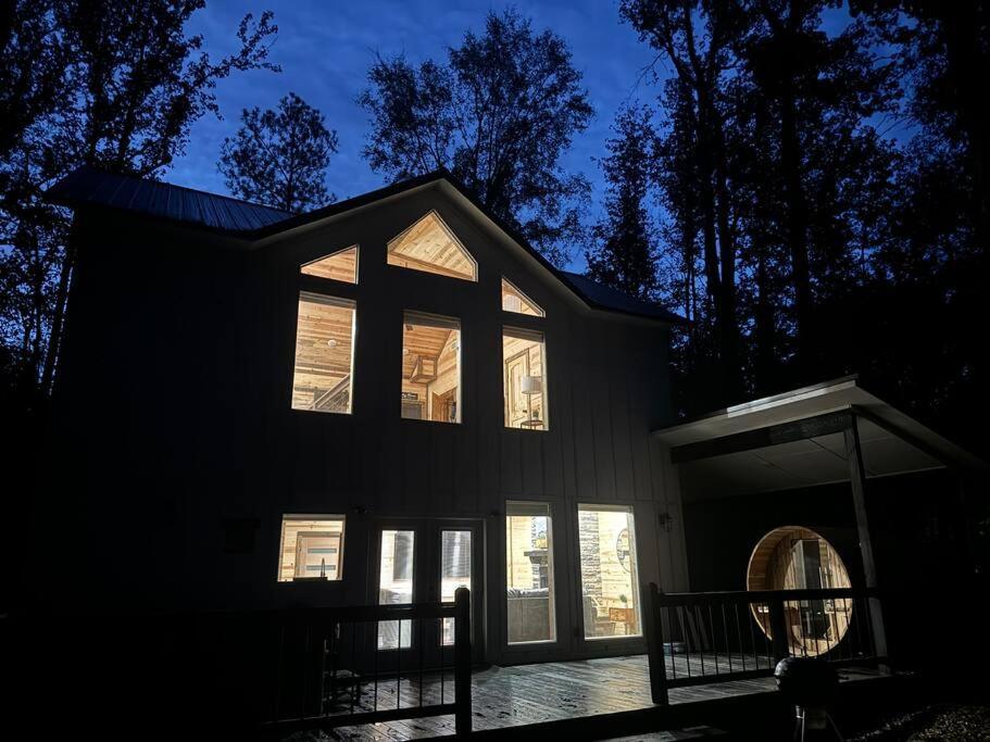 The Moonlight Dream Cabin! Broken Bow