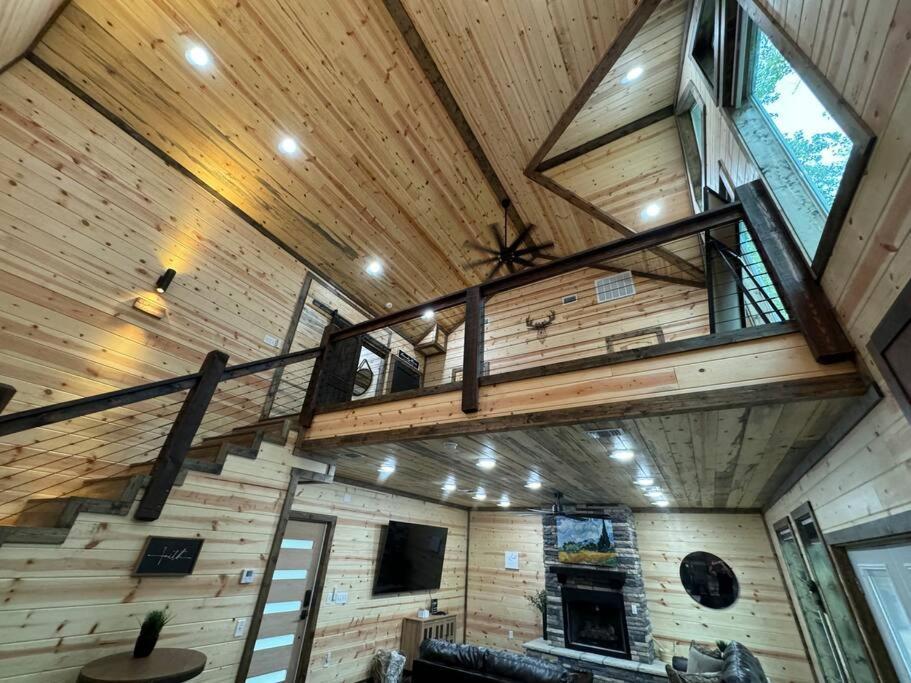 The Moonlight Dream Cabin! Broken Bow